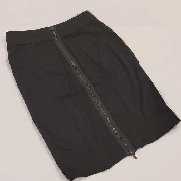 BCBG zip up pencil skirt - Picture 2 of 6
